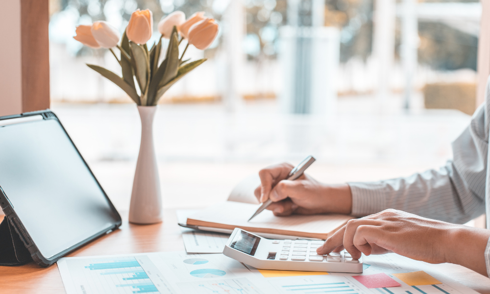 Private pay physical therapy, Cash-based therapy marketing strategies, Benefits of cash-based therapy, Building a successful cash-pay practice, Discovery session for therapists, Improving patient experience in a cash-based practice, Dr. Hollie Neujahr